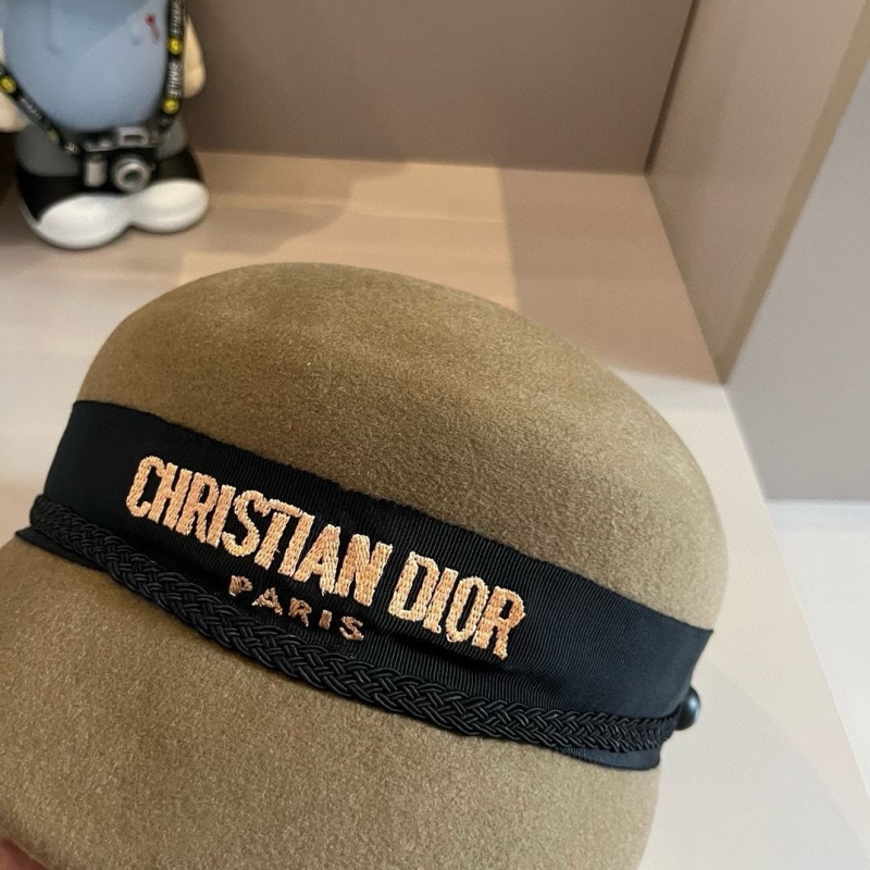 CHRISTIAN DIOR